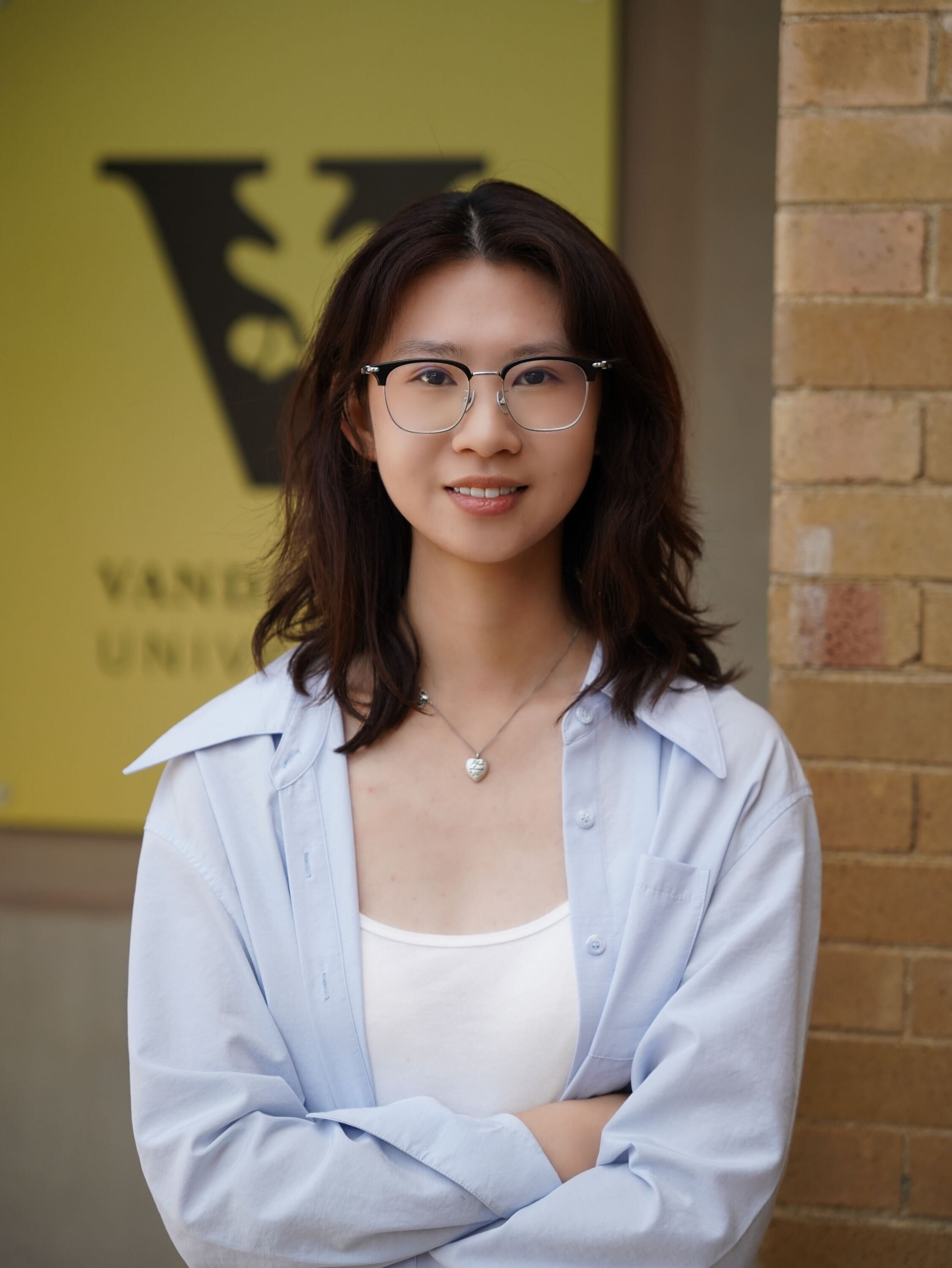 Clara joins the Tovar lab